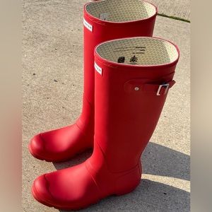 Like New Womens Original Hunter Tall Rain Boot MSRP $175 Womens size 10
